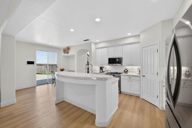 1959 Delafield Way, Sacramento, CA 95835