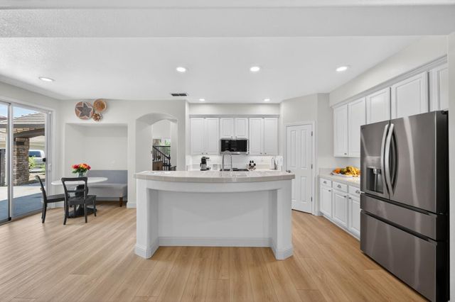 1959 Delafield Way, Sacramento, CA 95835
