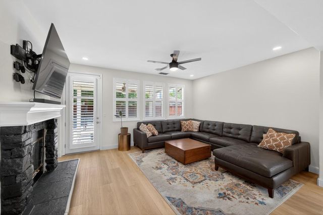 1959 Delafield Way, Sacramento, CA 95835