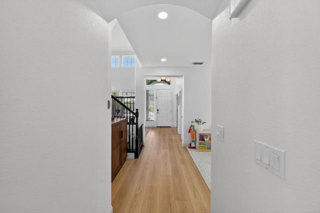 1959 Delafield Way, Sacramento, CA 95835