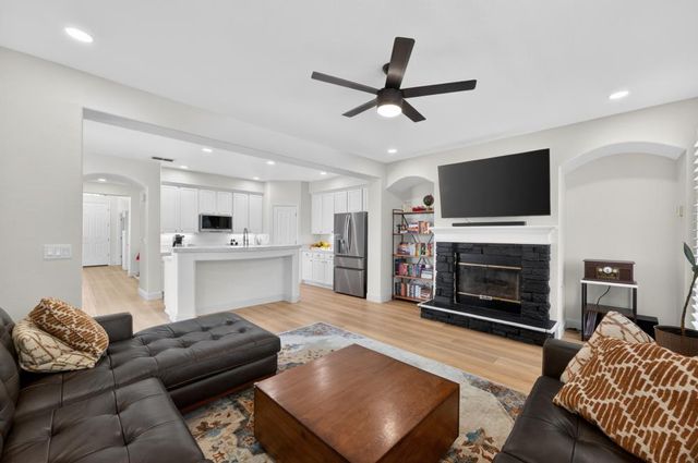 1959 Delafield Way, Sacramento, CA 95835