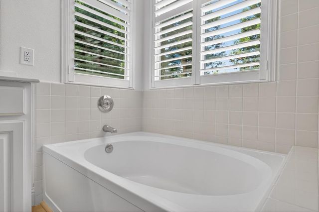 1959 Delafield Way, Sacramento, CA 95835