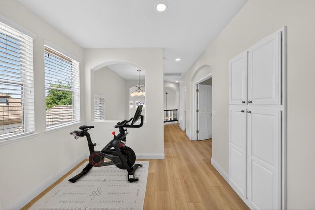 1959 Delafield Way, Sacramento, CA 95835