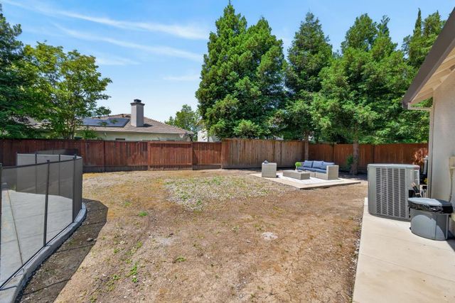 1959 Delafield Way, Sacramento, CA 95835