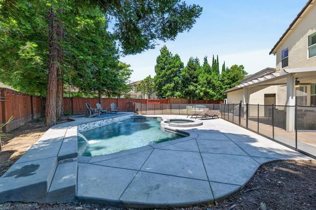 1959 Delafield Way, Sacramento, CA 95835
