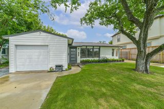 6205 S Rice Avenue, Bellaire, TX 77401