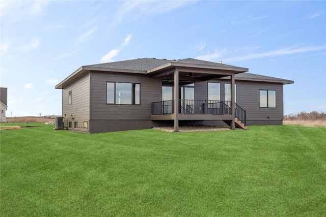 3057 NW Beechwood Drive, Grimes, IA 50111