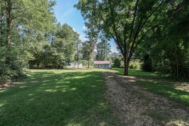 125 Tolar Cut Off, Columbia, MS 39429