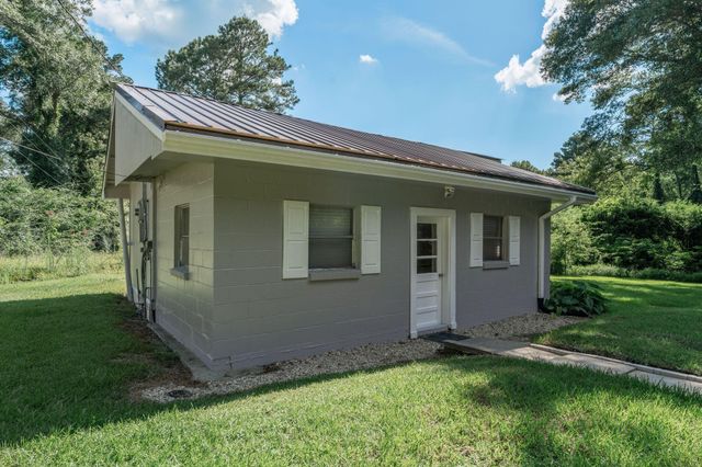 125 Tolar Cut Off, Columbia, MS 39429