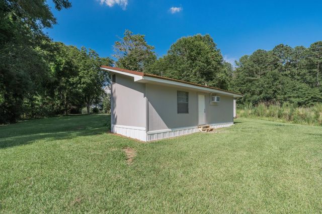 125 Tolar Cut Off, Columbia, MS 39429