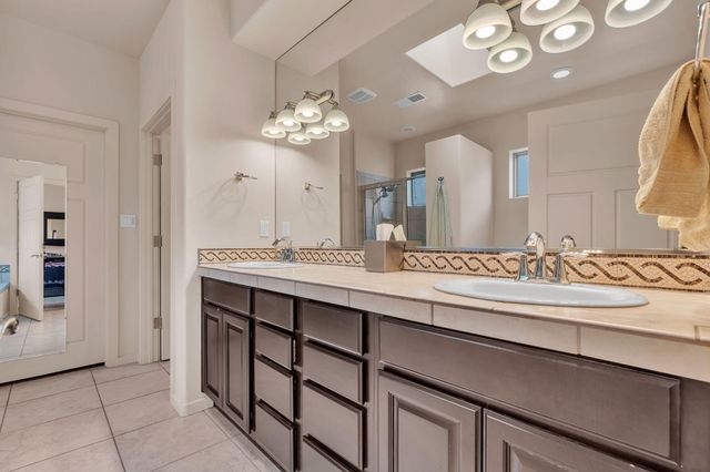5308 Sacate Avenue NW, Albuquerque, NM 87120