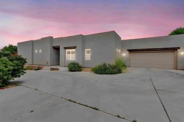 5308 Sacate Avenue NW, Albuquerque, NM 87120
