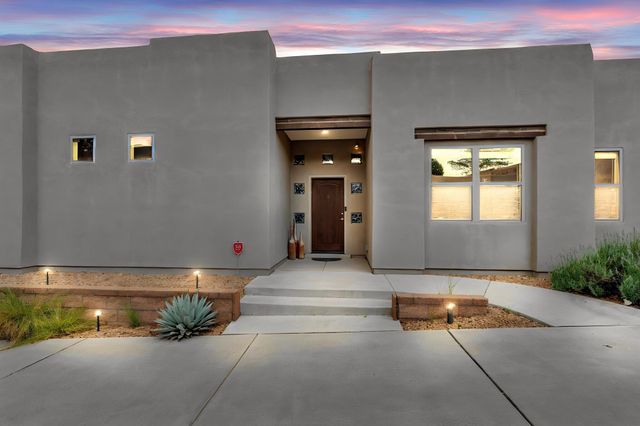 5308 Sacate Avenue NW, Albuquerque, NM 87120