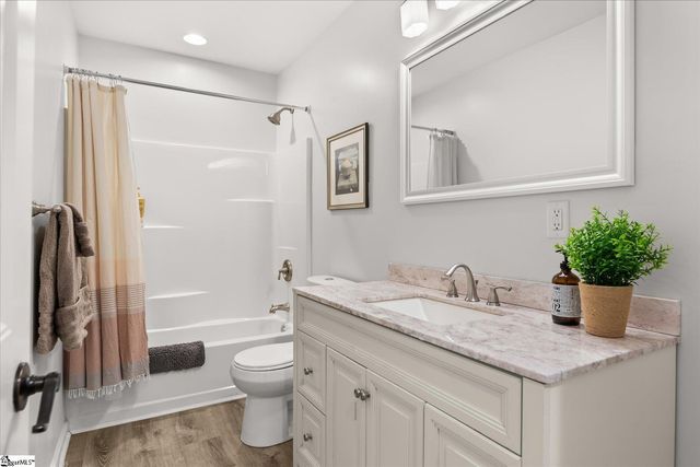 27 Wood Hollow Circle, Greer, SC 29650