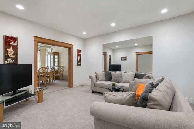 4513 IOWA AVE NW, Washington, DC 20011
