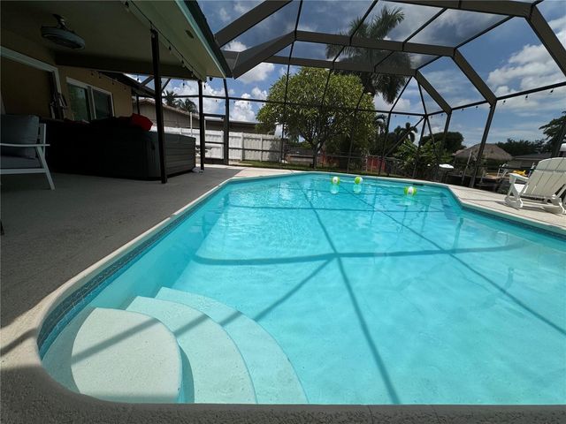 5921 SW 17th Court 59212, Plantation, FL 33317