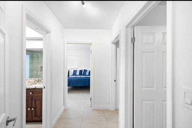 5921 SW 17th Court 59212, Plantation, FL 33317