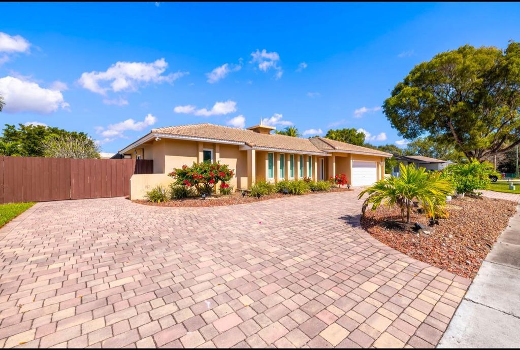 5921 SW 17th Court 59212, Plantation, FL 33317