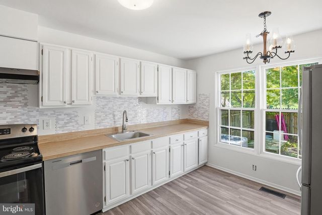 12800 TUMBLING BROOK LN, Woodbridge, VA 22192