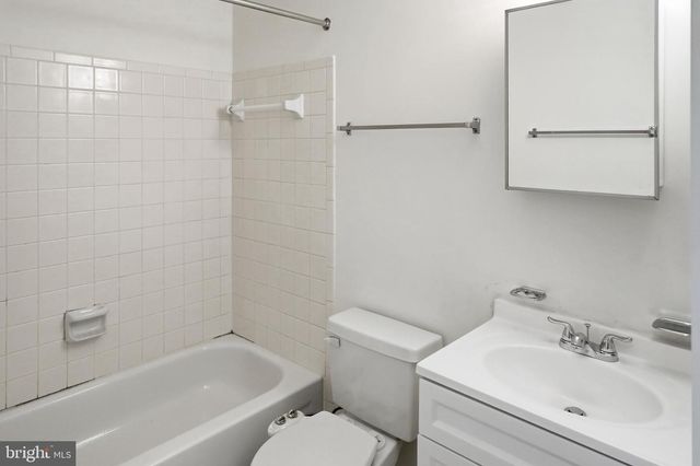 12800 TUMBLING BROOK LN, Woodbridge, VA 22192