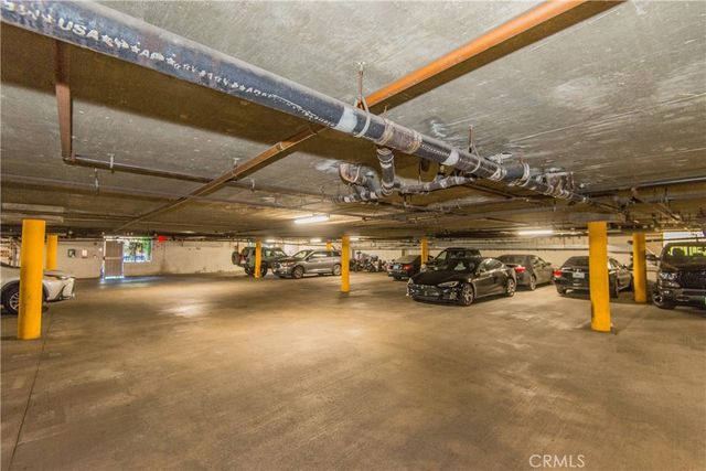7045 Woodley Avenue 218, Van Nuys, CA 91406