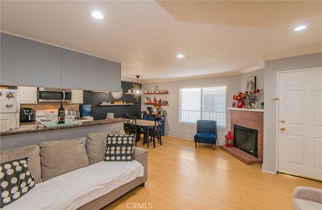 7045 Woodley Avenue 218, Van Nuys, CA 91406