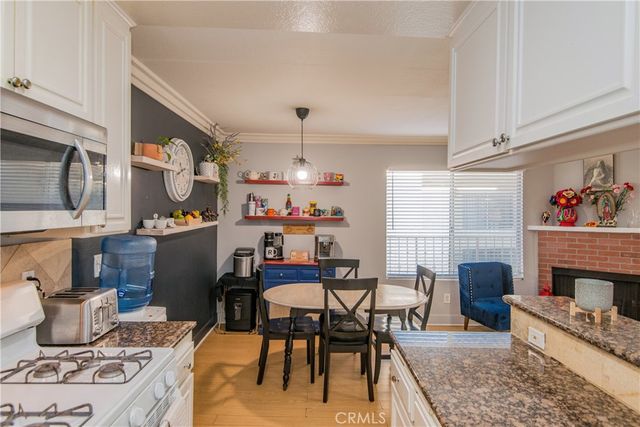7045 Woodley Avenue 218, Van Nuys, CA 91406