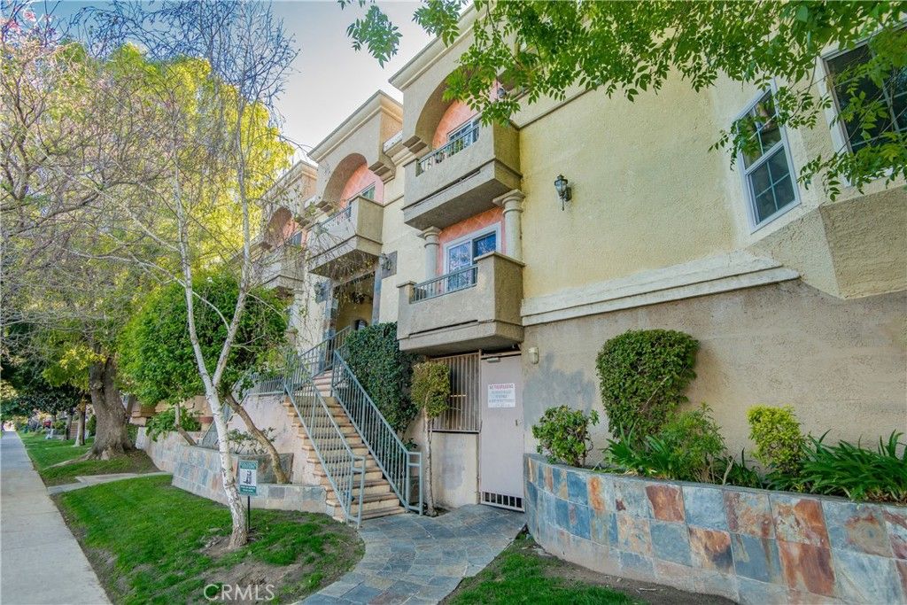 7045 Woodley Avenue 218, Van Nuys, CA 91406