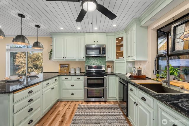 10906 Minterwood Drive NW, Gig Harbor, WA 98329