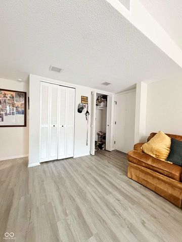 5038 Allisonville Road B, Indianapolis, IN 46205