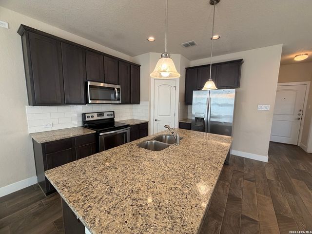 724 Gristmill Dr, New Braunfels, TX 78130