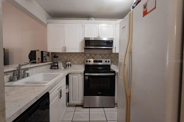 7104 BLUE EARTH COURT, Orlando, FL 32818