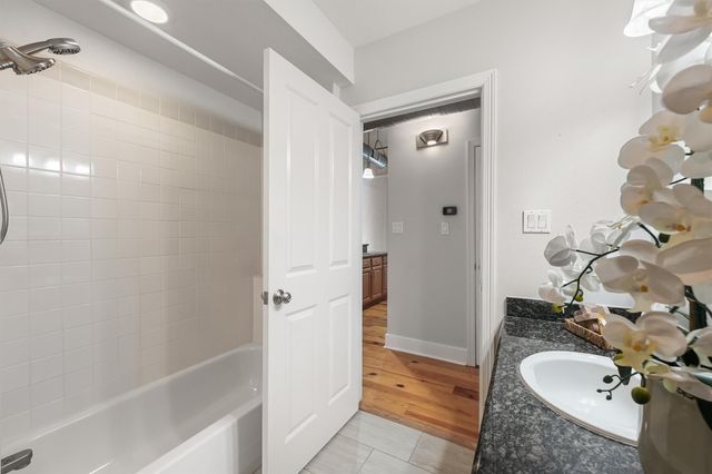 104 21st Avenue 203, Galveston, TX 77550