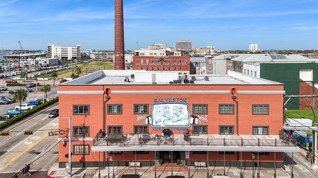 104 21st Avenue 203, Galveston, TX 77550