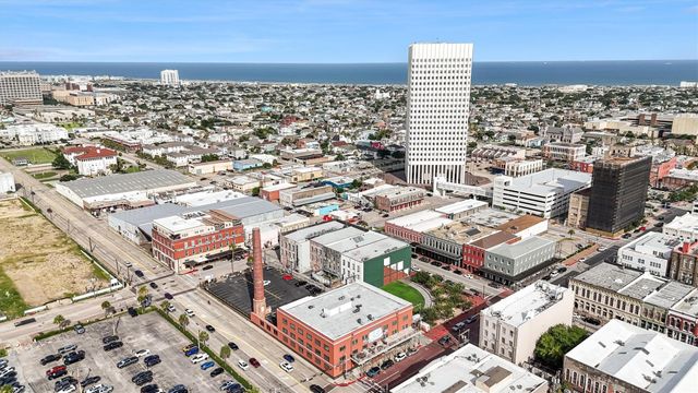 104 21st Avenue 203, Galveston, TX 77550