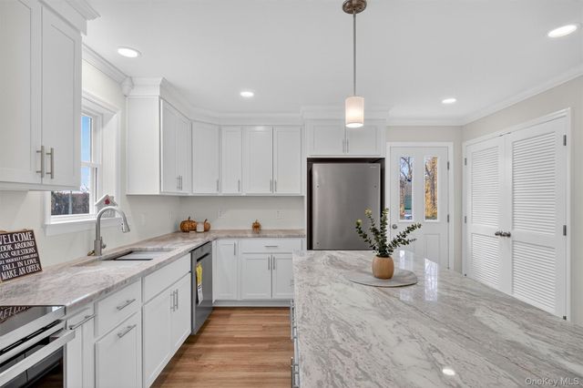 25 Teetsel Street, Saugerties, NY 12477