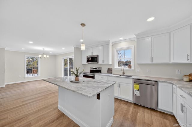 25 Teetsel Street, Saugerties, NY 12477