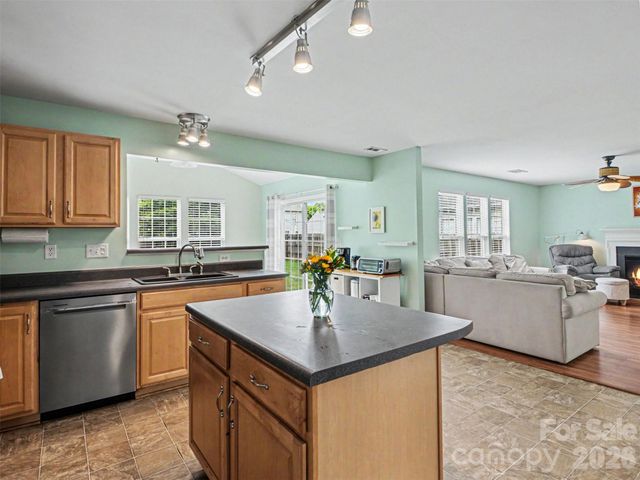 156 Barrington Drive, Mount Holly, NC 28120