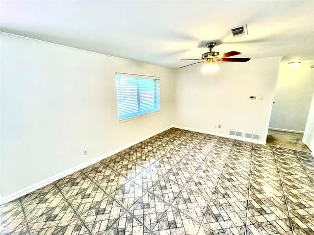 201 E Fuller Drive, Euless, TX 76039