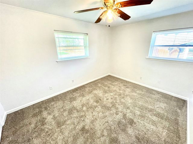201 E Fuller Drive, Euless, TX 76039