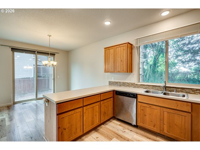 5905 Ne 56TH Cir, Vancouver, WA 98661