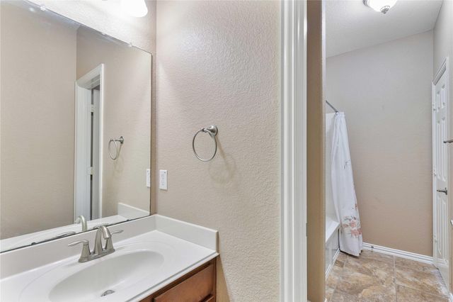 13814 Mckinney Creek Lane, Houston, TX 77044