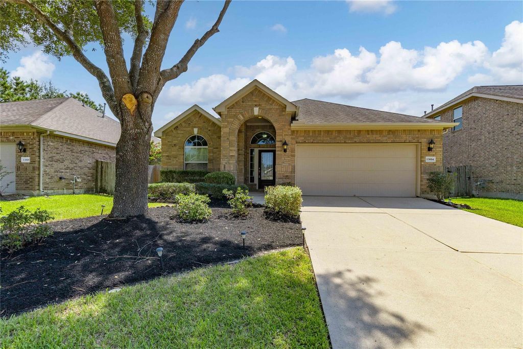 13814 Mckinney Creek Lane, Houston, TX 77044