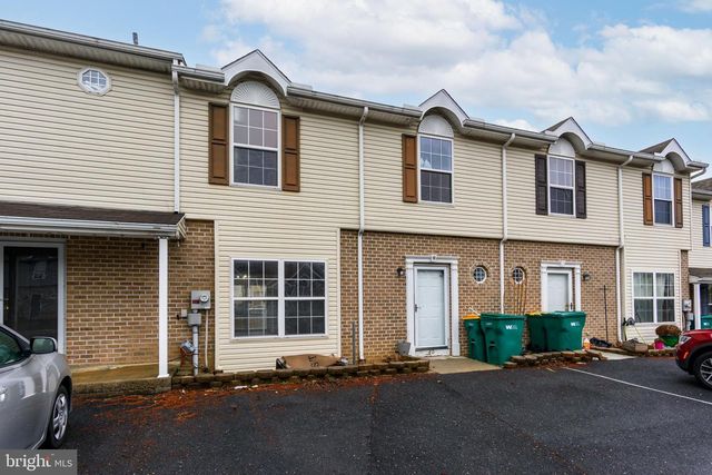 40 JOHNS DR, Enola, PA 17025