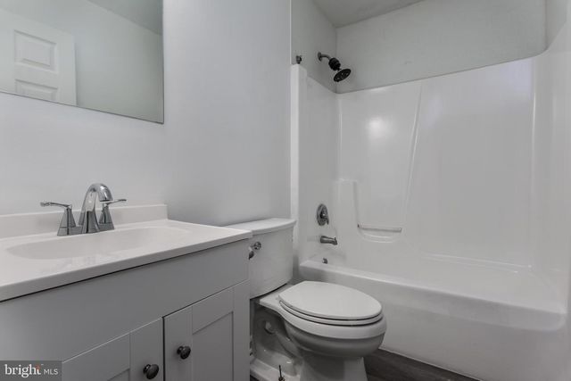 40 JOHNS DR, Enola, PA 17025