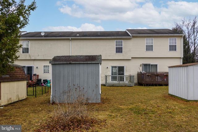 40 JOHNS DR, Enola, PA 17025