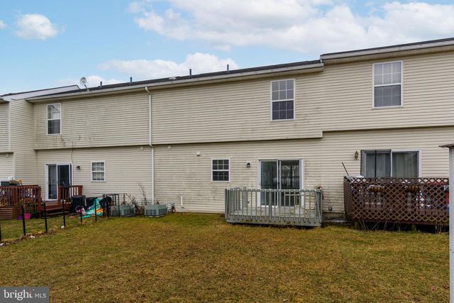 40 JOHNS DR, Enola, PA 17025