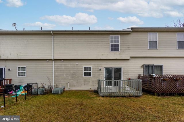 40 JOHNS DR, Enola, PA 17025