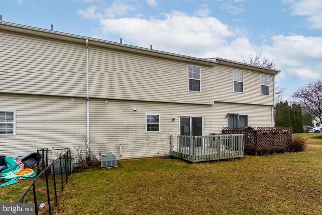 40 JOHNS DR, Enola, PA 17025