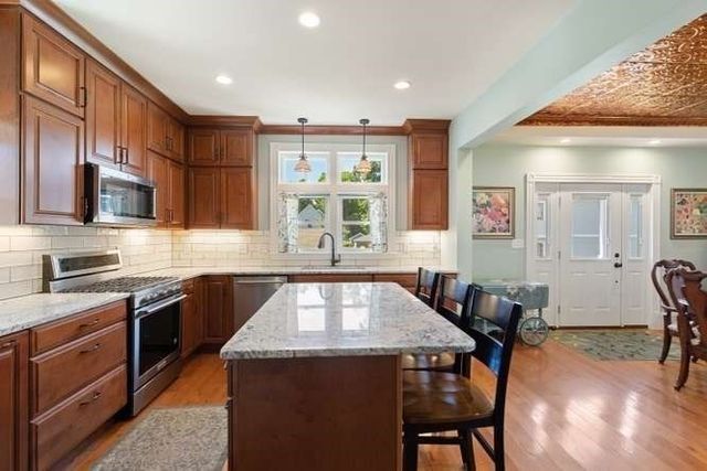 32 Sanford Street, Melrose, MA 02176